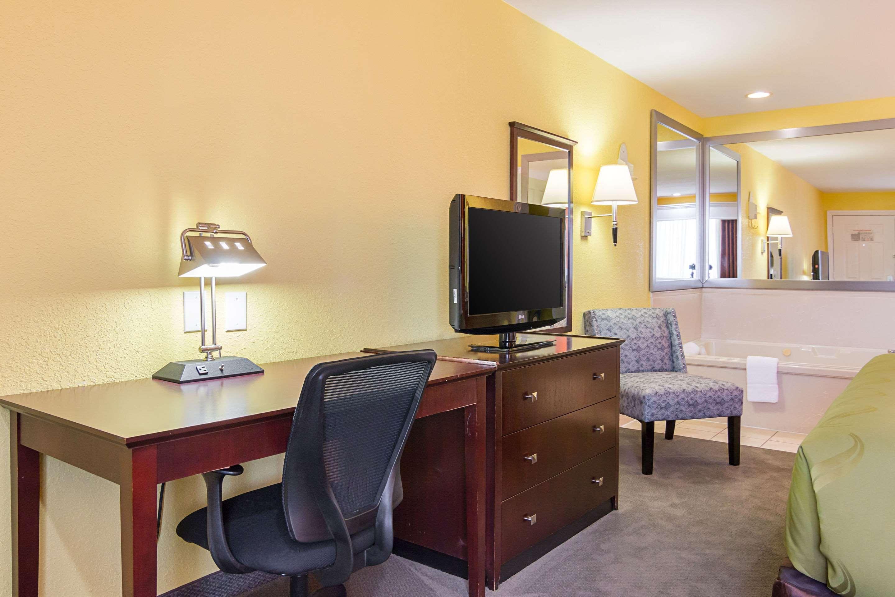 Quality Inn Carthage מראה חיצוני תמונה